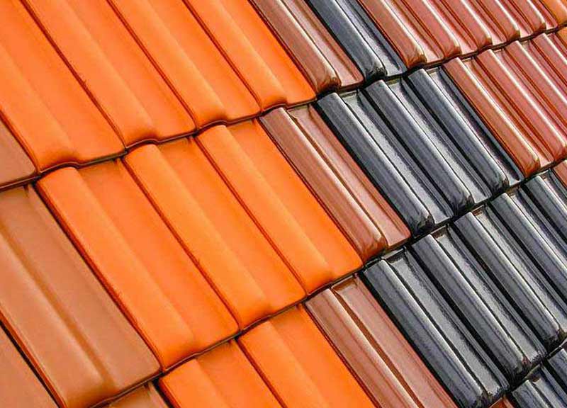 Dakreiniging - PROCHIRA DAK FAÇADE, een professionele dakdekker in België: dakreiniging, mosverwijdering en antimosbehandeling. Aanbrengen van een gekleurde waterafstotende dakverfcoating, interventie in BELGIË: Vlaanderen, Wallonië en Brussel.
